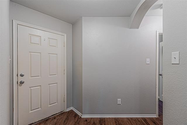 Building Photo - 1202 Pampa Grass Dr