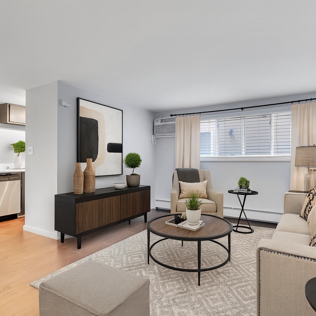Building Photo - $1,495 - 1 Bed 1 Bath Condo Available Near...