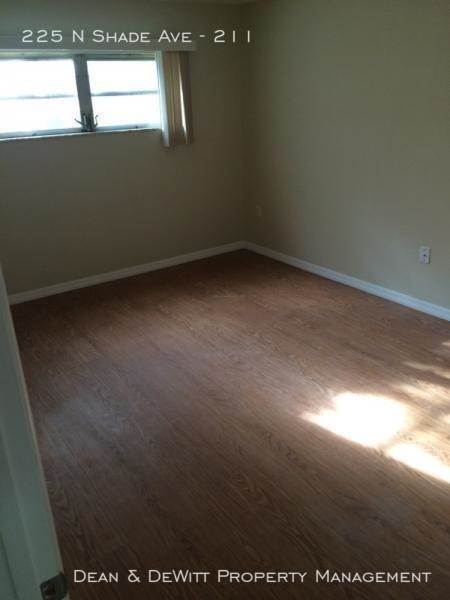 Foto del edificio - 225 N Shade Ave