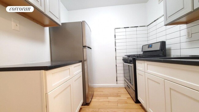 Building Photo - 81 W 127th St