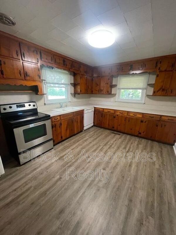 Foto del edificio - 1452 Cox Brothers Rd