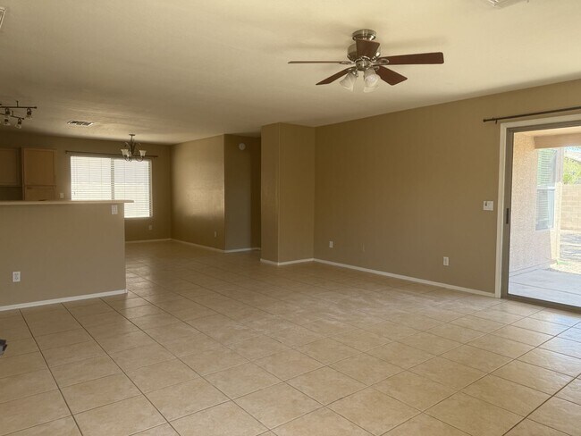 Building Photo - 3 BEDROOM, 2 BATH HOME IN RANCHO EL DORADO
