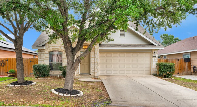 Foto del edificio - Charming 3 Bed 2.5 Bath Home in Woodlake Meadows Community