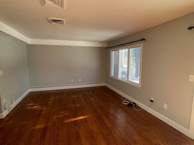 Building Photo - 20 Drummer Boy Way