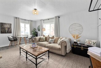 Building Photo - 120 4th Ave N