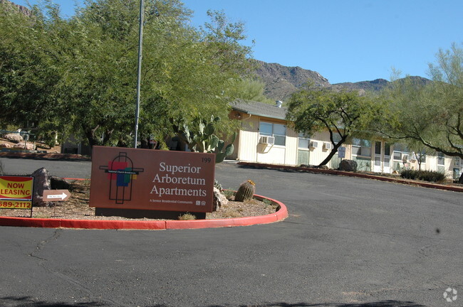 Foto del edificio - Superior Arboretum Apartments