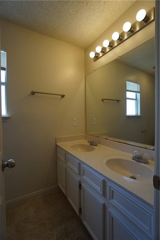 Building Photo - 112 Creekside Dr