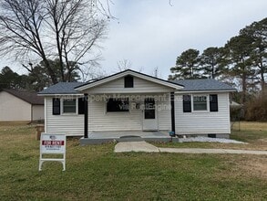 Building Photo - 308 New Rand Rd