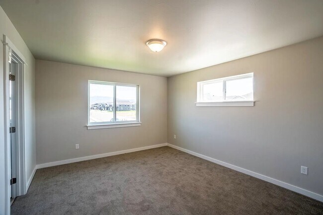 Foto del edificio - 3 bedroom, 2 bath Townhome in Belgrade