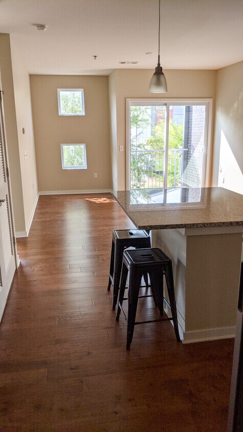 Primary Photo - 1122 Litton Ave