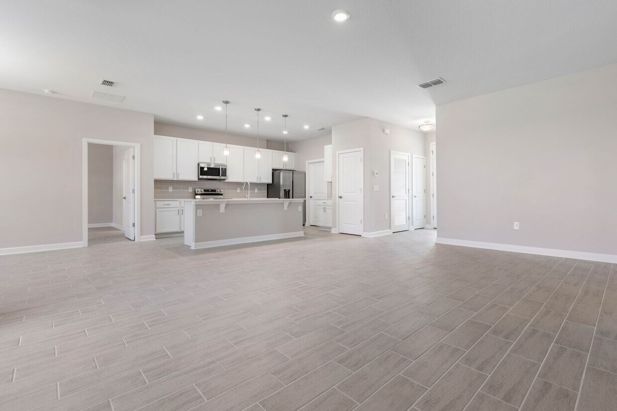 Foto principal - Brand new stunning single-family home offe...