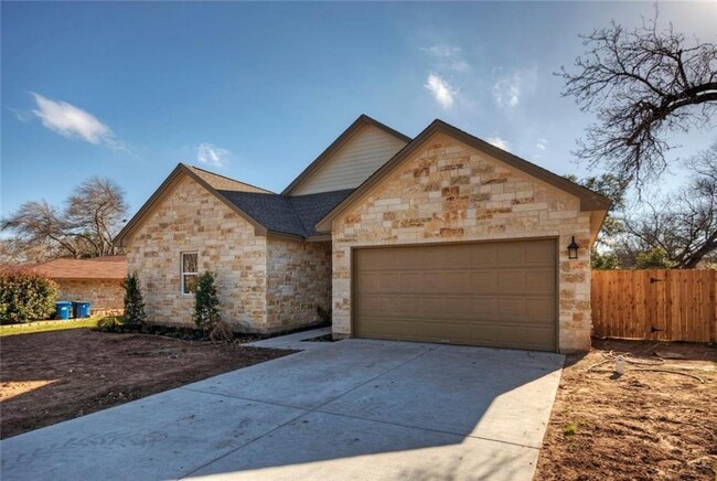Building Photo - 10911 Hillside Oak Ln