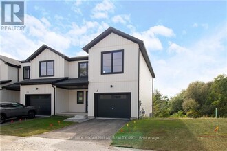 Building Photo - 14 Trailside Dr