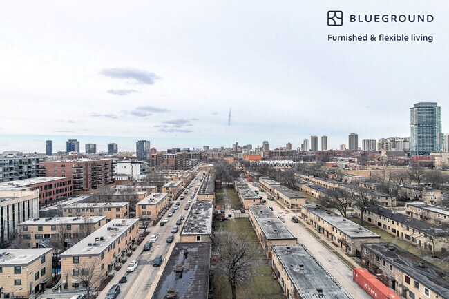 Building Photo - 460 W Chicago Ave