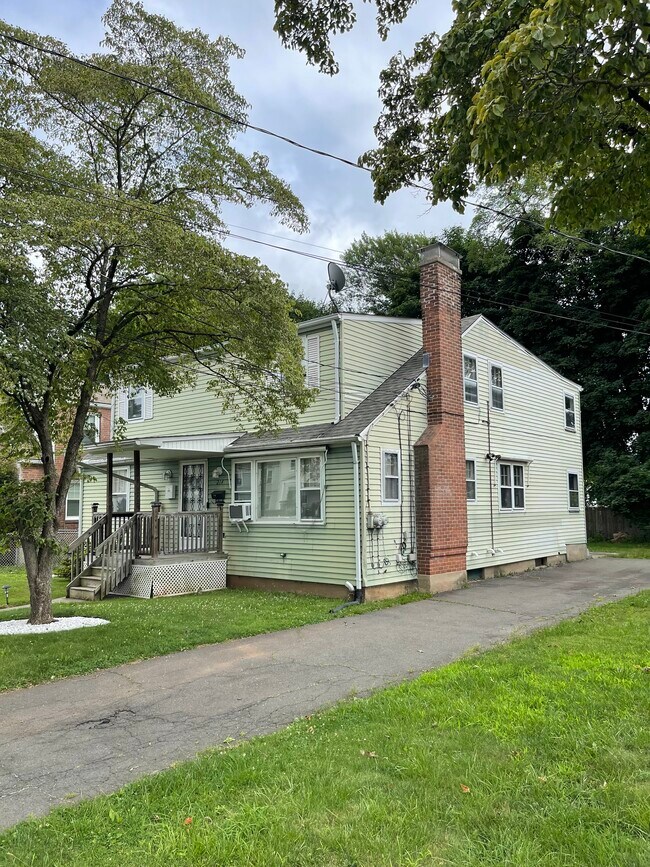 Building Photo - 214 Columbia St