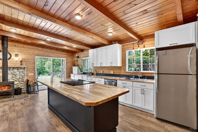 Foto del edificio - 28803 SE Woods Rd
