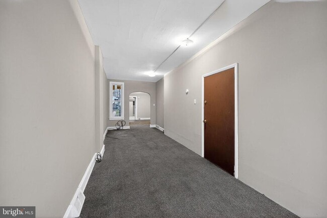 Building Photo - 827 N 10th St