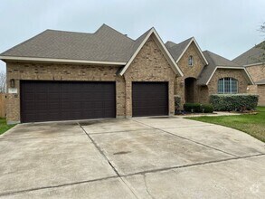 Building Photo - 302 Las Colinas Dr