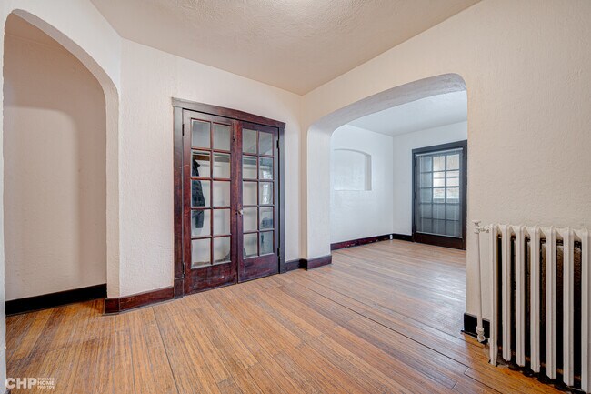 Building Photo - 11057 S Hoyne Ave