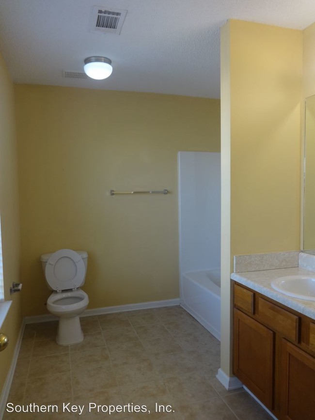 Building Photo - 329 Dahlquist Dr