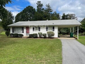 Building Photo - 803 Graylyn Dr