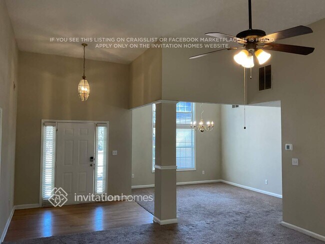 Building Photo - 219 Lakeview Pl