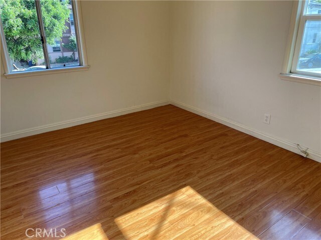 Foto del edificio - 1327 W Anaheim St