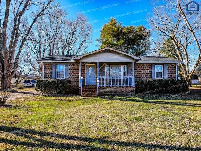 Building Photo - 145 Briarwood Dr