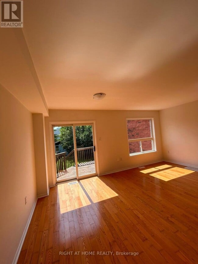 Building Photo - 54 Henderson Crescent