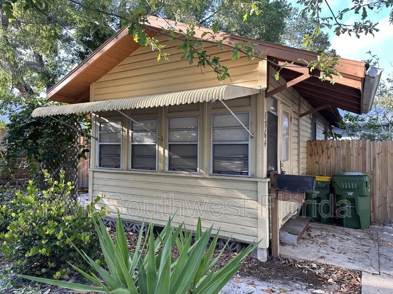 Primary Photo - 1764 Laurel St
