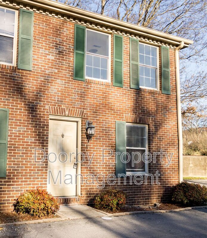 Primary Photo - 2827 Dayton Blvd