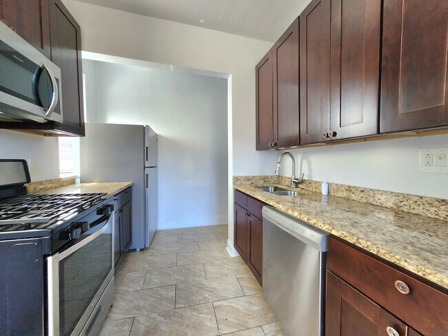 Foto del edificio - 6405 N Glenwood Ave