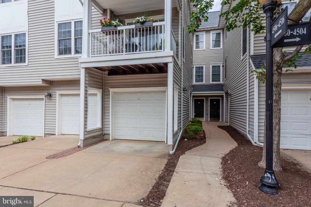 Foto principal - 4512 Superior Square