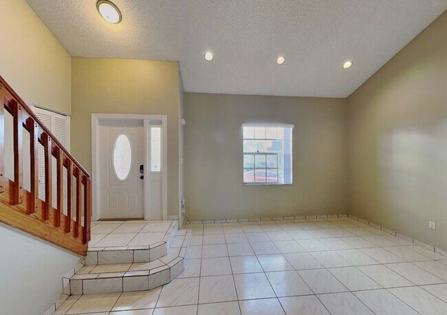 Foto del edificio - 8214 NW 192nd Terrace