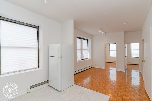 Foto del edificio - 607 Greene Ave