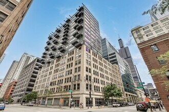 Building Photo - 565 W Quincy St