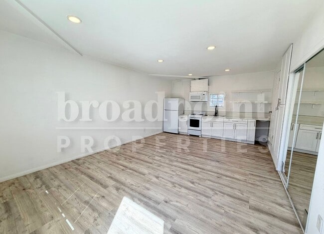 Building Photo - 702 Pitman St
