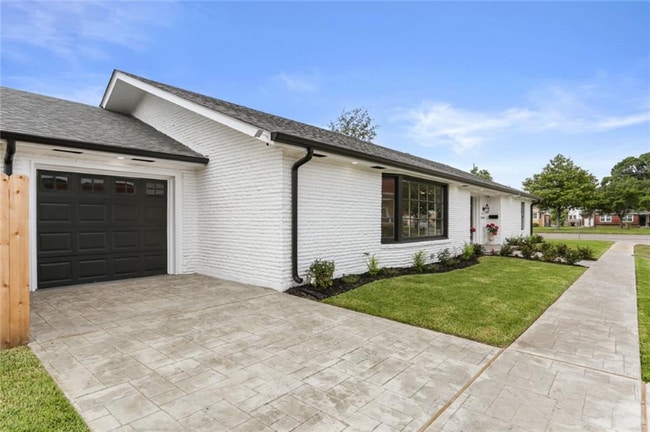 Building Photo - 2200 Carnot St