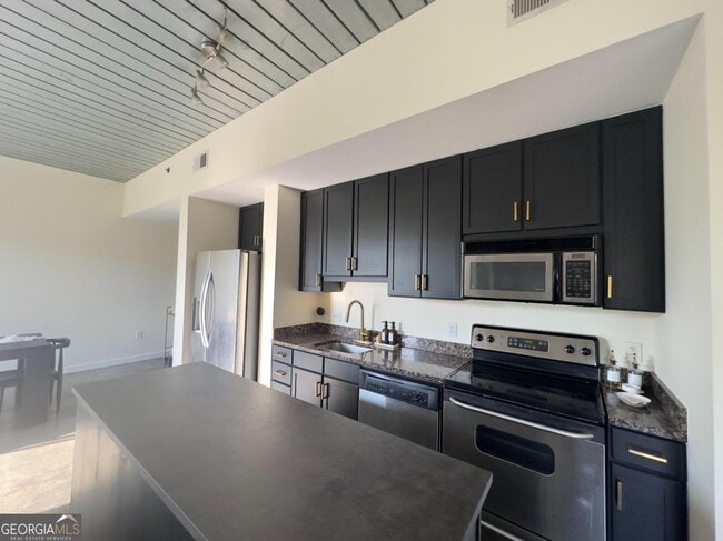 Building Photo - 620 Glen Iris Dr NE