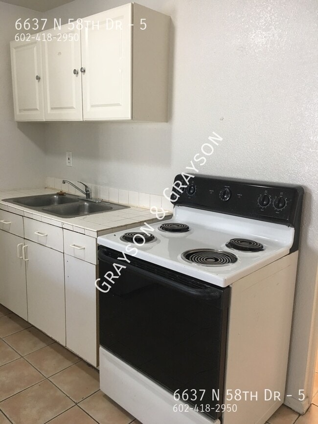 Foto del edificio - 6637 N 58th Dr