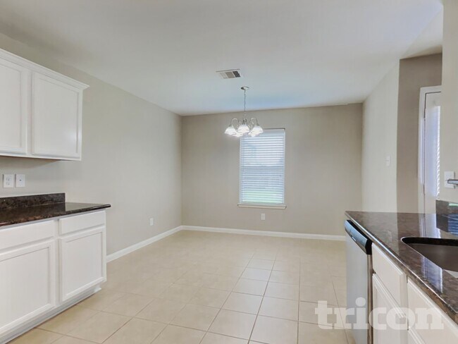 Building Photo - 334 Shoshone Ridge Dr