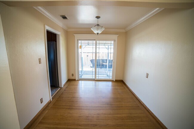 Building Photo - $3,770 - GORGEOUS THREE BEDROOM SANTA CLAR...