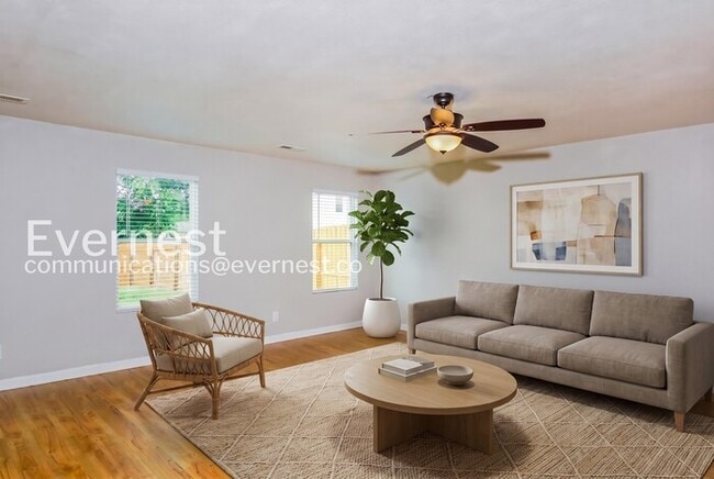 Building Photo - 201 Cloverbrook Dr