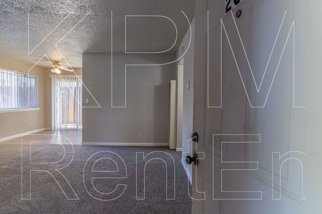 Building Photo - 206 Goya Dr