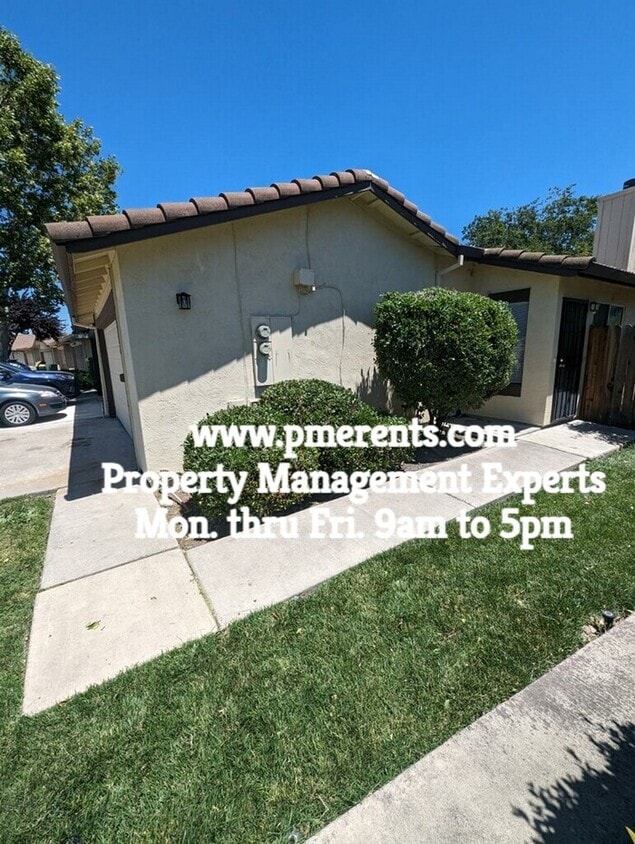 Primary Photo - 8824 Fox Creek Dr