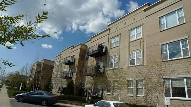 Building Photo - 10900 W Bluemound Rd