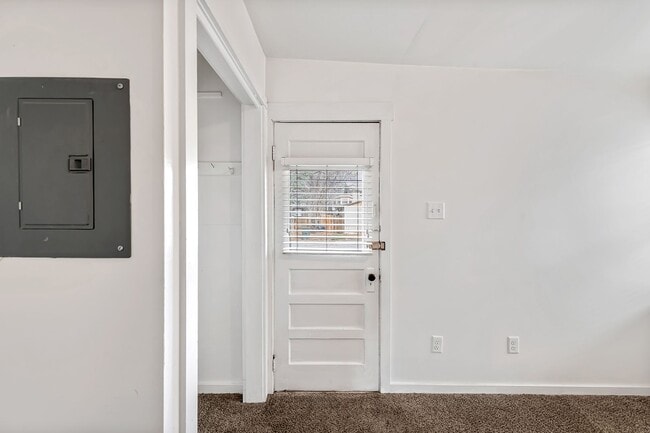 Building Photo - 540 Hill Ave