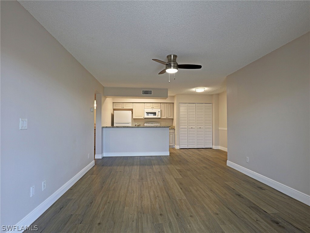 Foto principal - 5321 Summerlin Rd