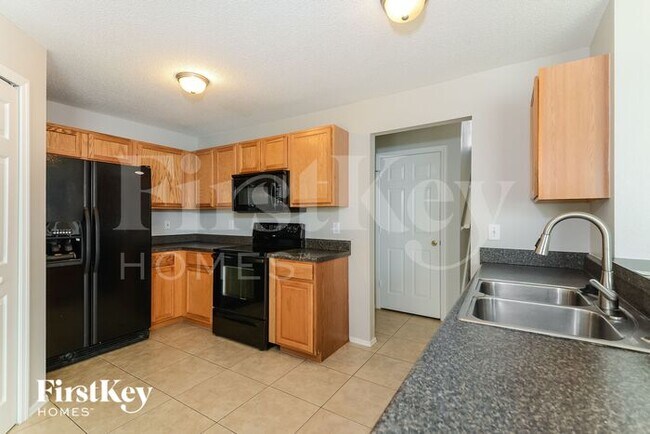 Foto del edificio - 4022 Banbury Cir