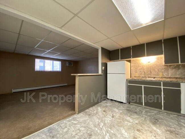 Foto del edificio - 1401-142B Street S